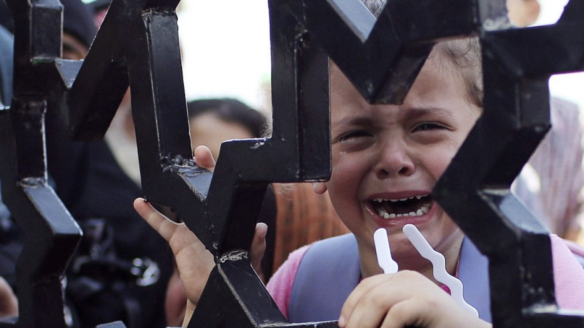 Γάζα: Εικόνες φρίκης με θύματα παιδιά - Στους 100 οι νεκροί